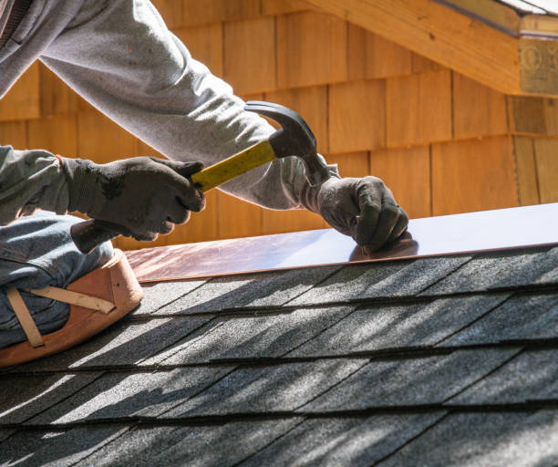 Roof Gutter Cleaning in Rossmoyne, OH